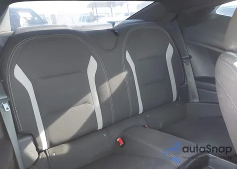 2021 Chevrolet Camaro Rwd 1Ls z USA, uszkodzony, nr VIN 1G1FB1RX5M0143096